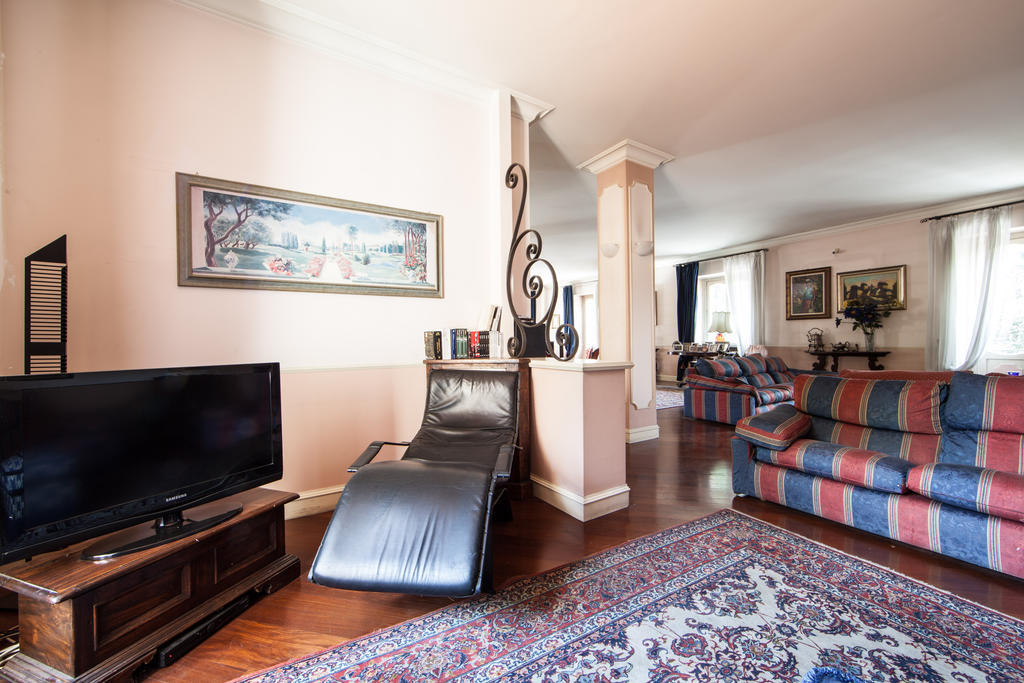 La Gare B&B Fiera Magenta Exteriör bild